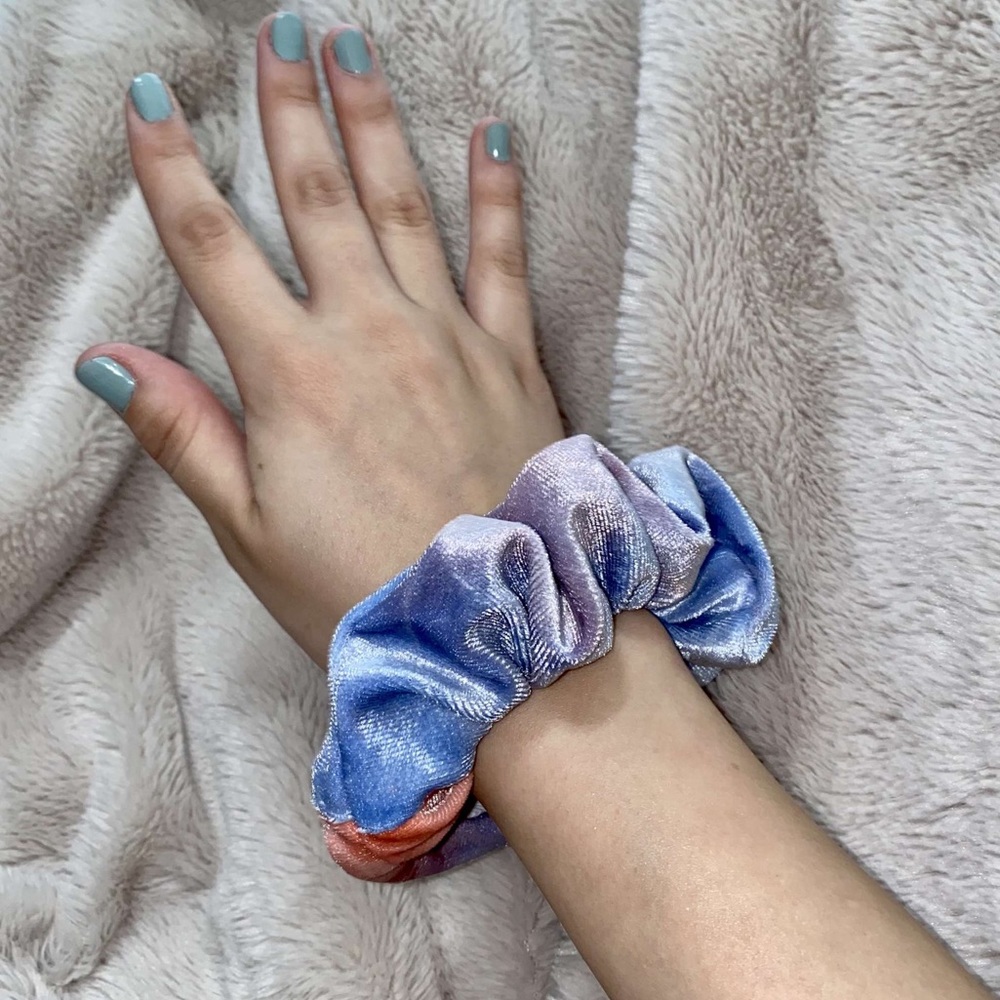 Zipper scrunchie